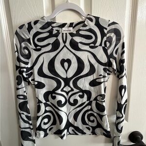 Find Me Now Black & White Swirl-Print Long Sleeve Top